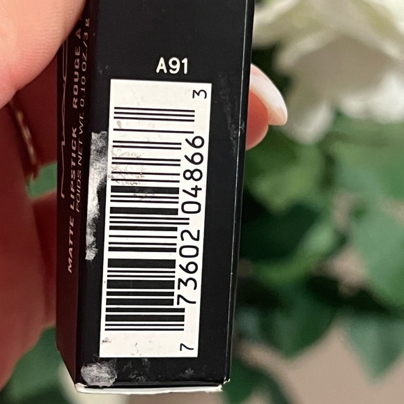 MAC COSMETICS • MATTE LIPSTICK • 602 CHILI - Picture 3 of 5